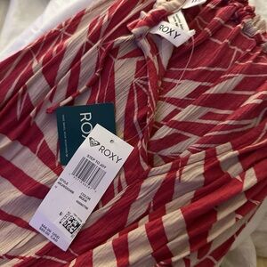 Roxy Vibrant hot pink and cream brand new